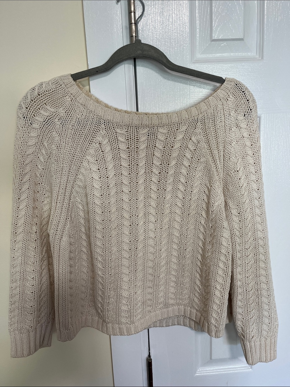Banana Republic Cream Cable Knit Scoop Neck Sweater